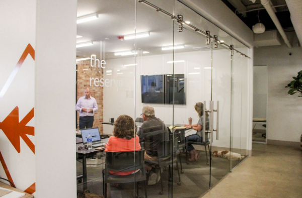 Amenities at desk chair: Elevating Your Workspace Experience Amenities at desk chair: Elevating Your Workspace Experience